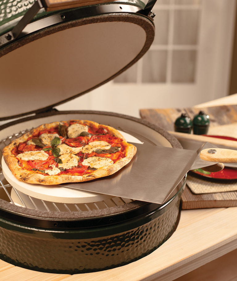 Pizza in EGG with Peel