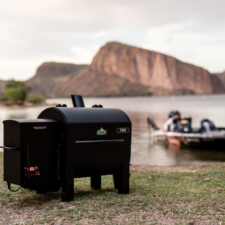 Trek Prime™ 2.0 Green Mountain Grill Lifestyle